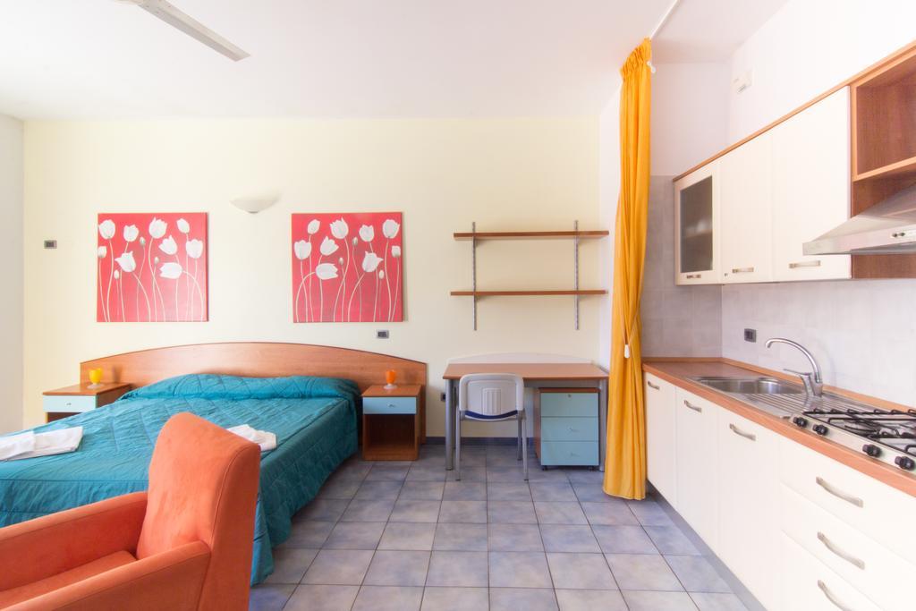 I Giardini Di Atena Aparthotel Merine Quarto foto