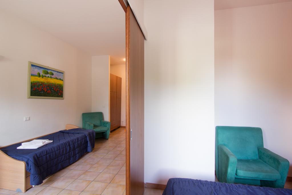I Giardini Di Atena Aparthotel Merine Quarto foto