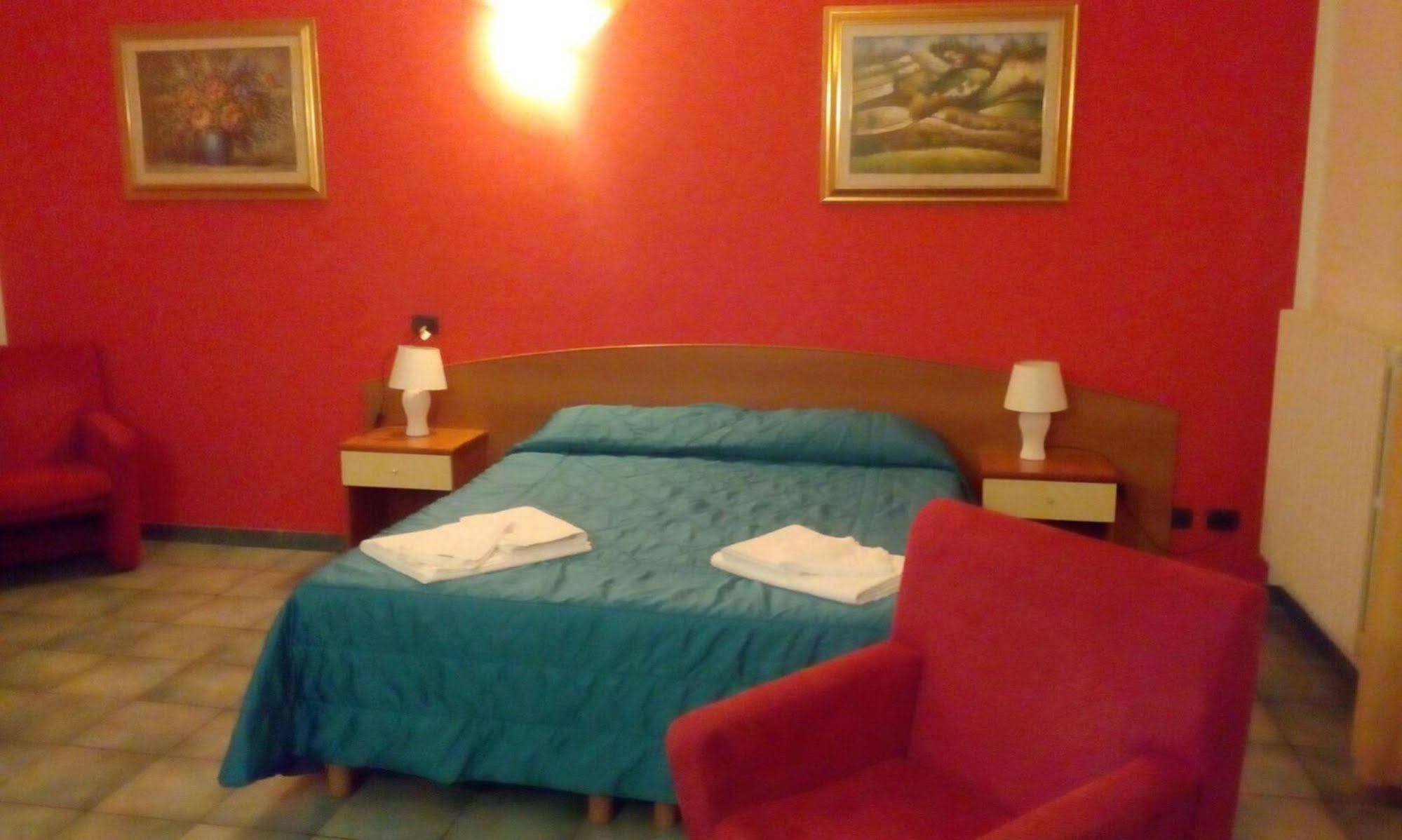 I Giardini Di Atena Aparthotel Merine Exterior foto